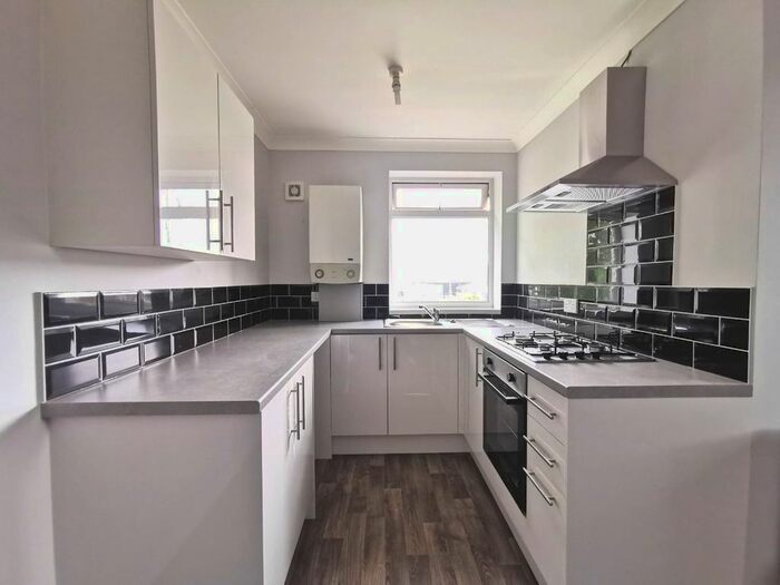 1 Bedroom Flat To Rent In Vale Crescent, Knottingley, WF11