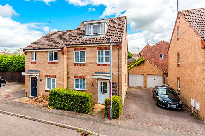 3 Bedroom Semi-Detached House To Rent In Jubilee Gardens, Rushden, NN10