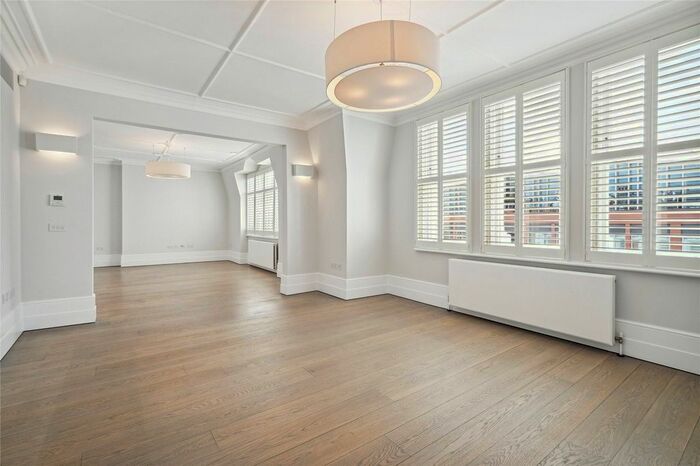 3 Bedroom Flat To Rent In Sloane Street, Sloane Square, SW1X