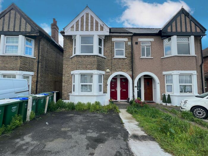 3 Bedroom Maisonette To Rent In Queens Road, Welling, DA16