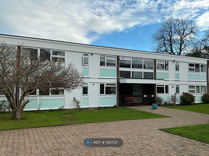 2 Bedroom Flat To Rent In Park Close, Hampton, TW12