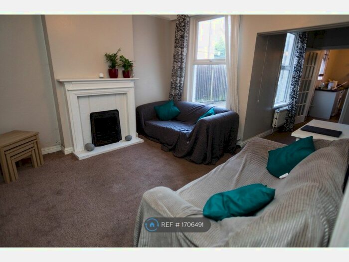 4 Bedroom Detached House To Rent In Priory Road, Gloucester, GL1