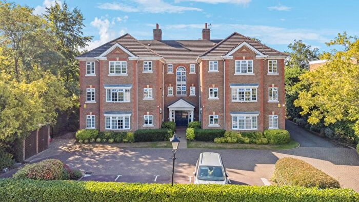 2 Bedroom Apartment For Sale In Eastbury Avenue, Northwood, HA6