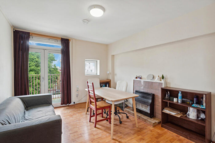 3 Bedroom Flat To Rent In Stanhope Street, Camden, NW1