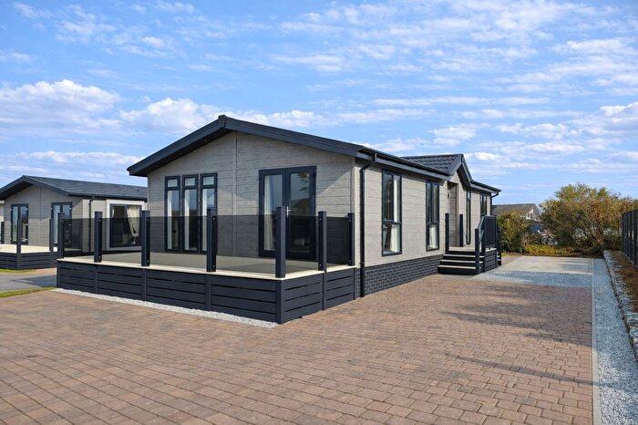 2 Bedroom Park Home For Sale In Moorland View, Indian Queens, TR9