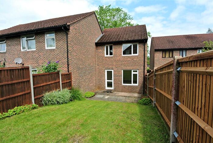 3 Bedroom House To Rent In Weybridge, KT13