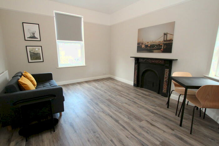 1 Bedroom Apartment To Rent In Fishpond Drive, NG7