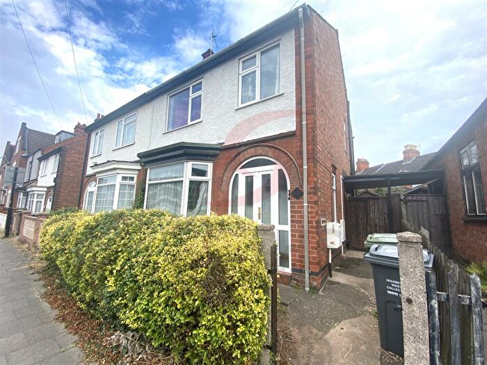 3 Bedroom Semi-Detached House To Rent In Wharncliffe Road, Loughborough, Leicestershire, LE11
