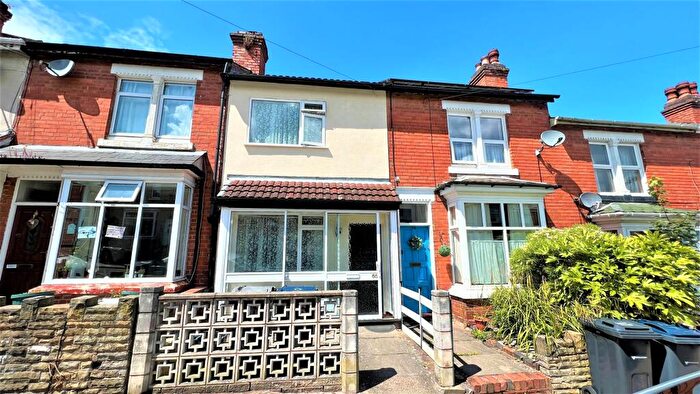 2 Bedroom Terraced House For Sale In Heathcote Road, Cotteridge, Birmingham, B30