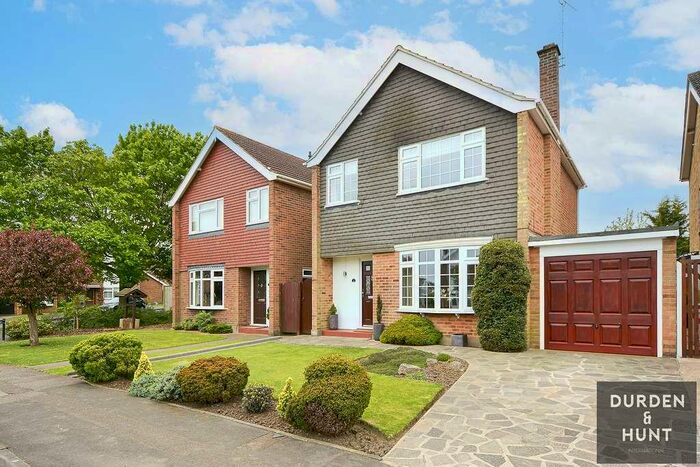 3 Bedroom Detached House For Sale In Woodland Way, Ongar, CM5