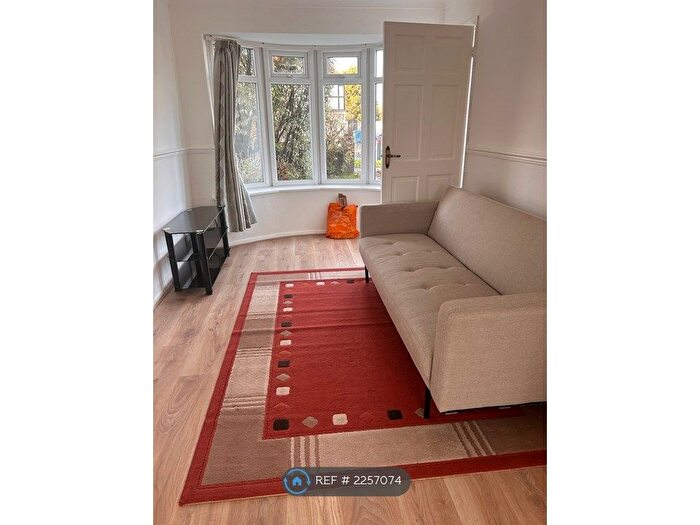 1 Bedroom Maisonette To Rent In Warden Avenue, Rayners Lane, HA2