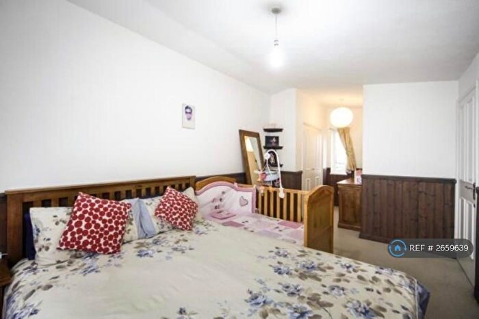 4 Bedroom End Of Terrace House To Rent In Astor Court, Croydon, CR0