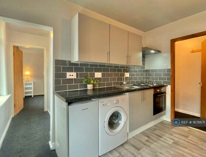 1 Bedroom Flat To Rent In Victoria Park Avenue, Leeds, LS13