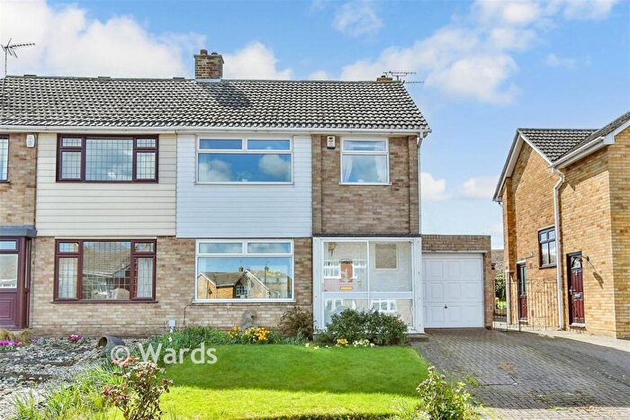3 Bedroom Semi Detached House For Sale In Uplands Way, Minster-On-Sea, Kent, ME12