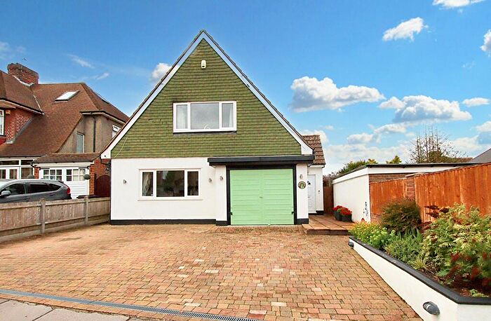 3 Bedroom Detached House For Sale In Tideswell Road, Shirley, CR0