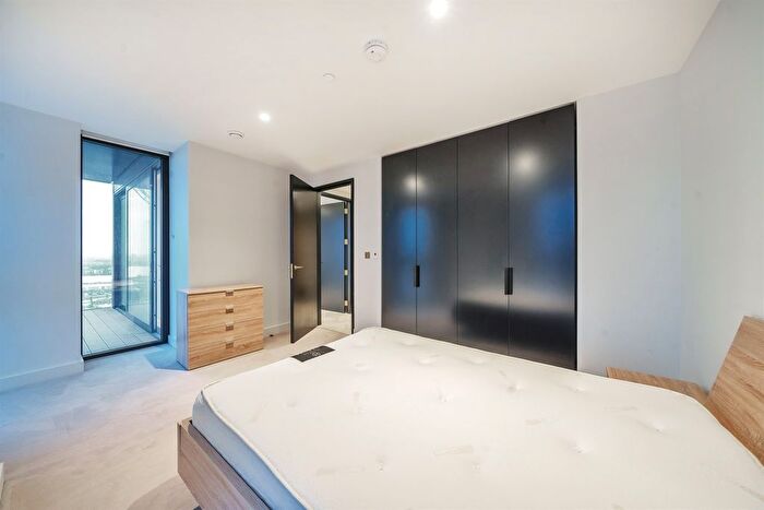 1 Bedroom Flat To Rent In The Waterman, Tidemill Square, Lower Riverside, Greenwich Peninsula, SE10