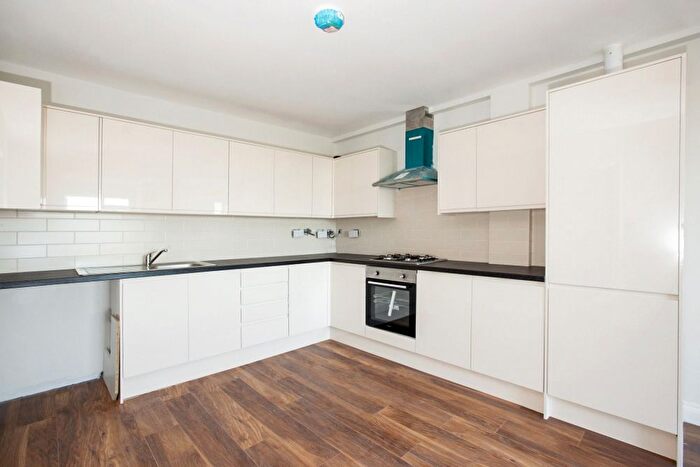 1 Bedroom Flat To Rent In Uxbridge Road, Hayes, UB4