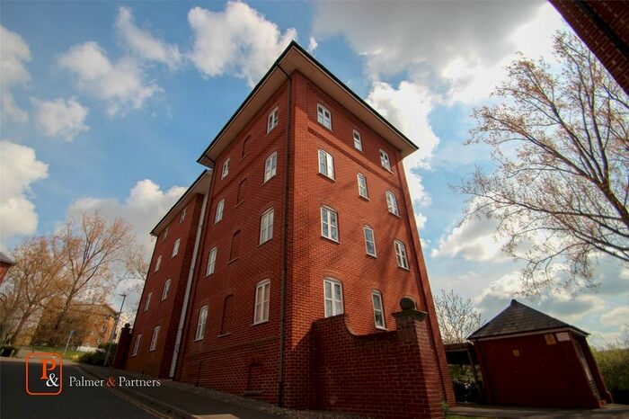 2 Bedroom Flat To Rent In Groves Close, Colchester, Essex, CO4