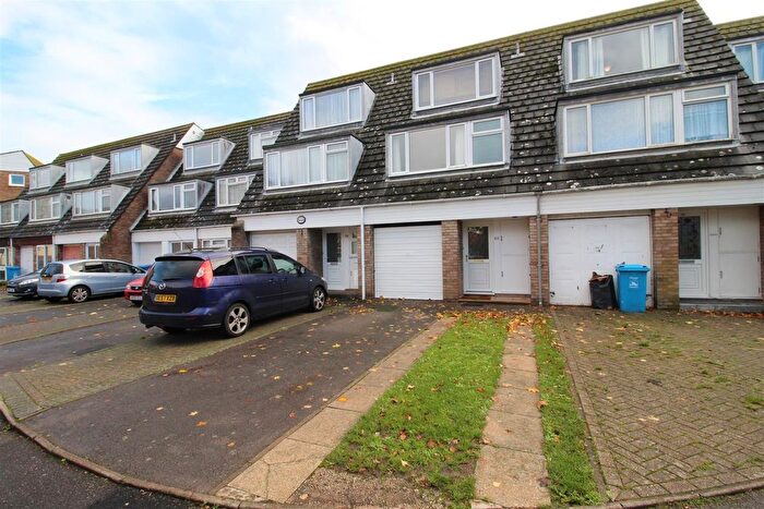 4 Bedroom Terraced House To Rent In Skinner Street, Poole, BH15