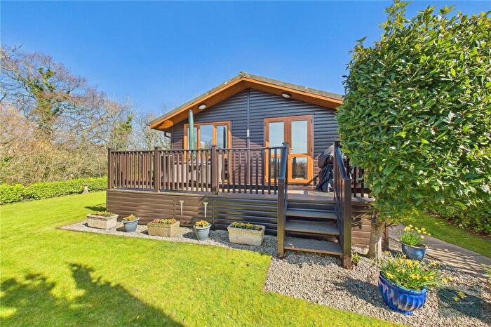 2 Bedroom Bungalow For Sale In The Thatches, Devon, PL21