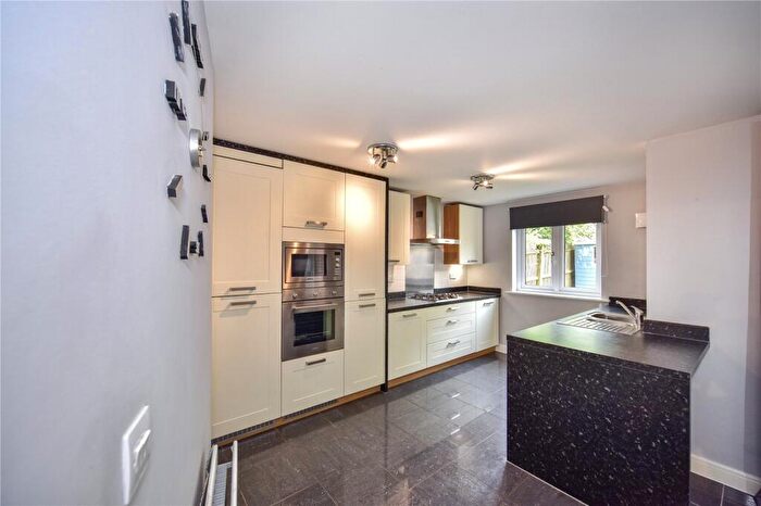 3 Bedroom Town House For Sale In Darwin Avenue, Maidstone, Kent, ME15