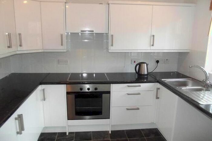 2 Bedroom Property To Rent In Kingsteignton, Newton Abbot, TQ12