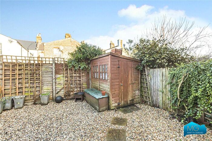 2 Bedroom Apartment To Rent In Carlingford Road, Ducketts Green, London, N15