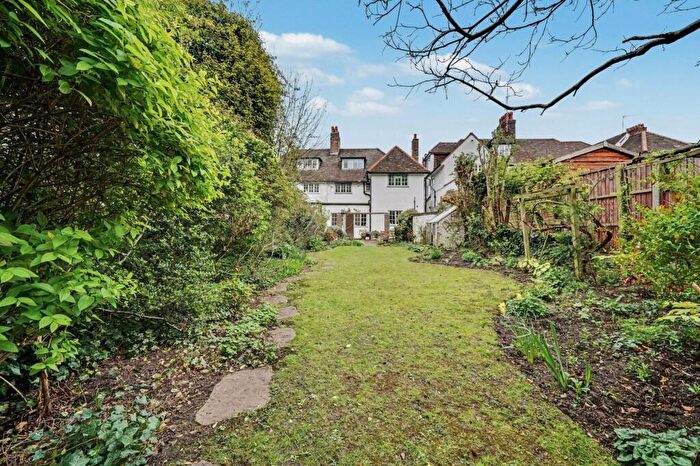 5 Bedroom Semi-Detached House For Sale In Lyndale Avenue, Childs Hill, NW2