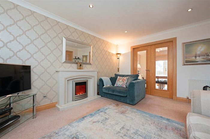 4 Bedroom Detached House For Sale In Manor Gardens, Dunfermline, KY11