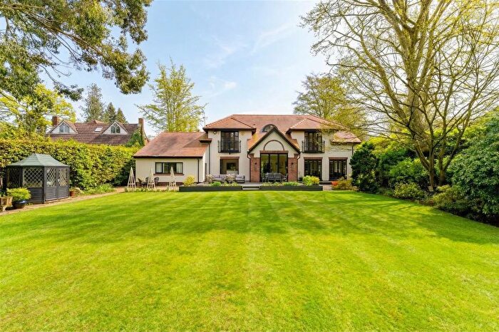 4 Bedroom Detached House For Sale In Rossmill Lane, Hale Barns, Altrincham, WA15