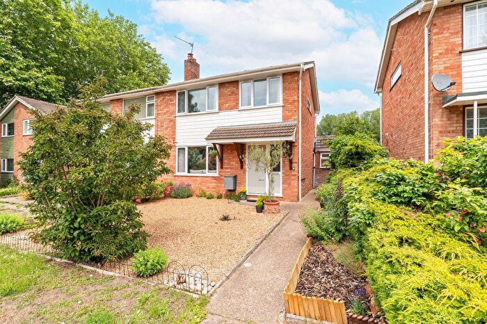 3 Bedroom Semi Detached House For Sale In Chalfont Walk, Norwich, NR4