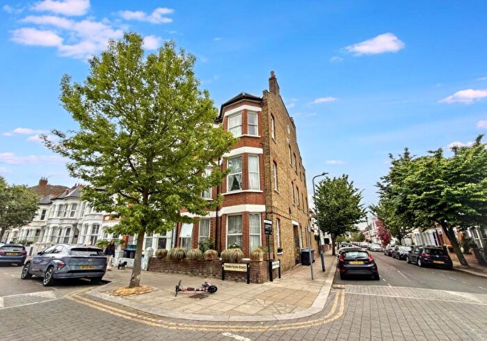 1 Bedroom Flat For Sale In A Tennyson Road, Queen's Park, London, NW6