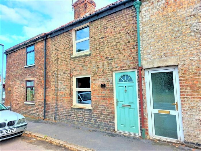 2 Bedroom Terraced House For Sale In Main Street, Seaton, Hull, HU11