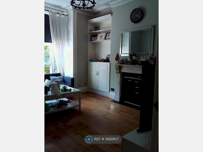 2 Bedroom Flat To Rent In Brackenbury Gardens, London, W6