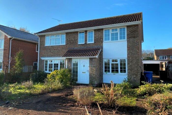 4 Bedroom Property To Rent In Symes Road, Poole, BH15