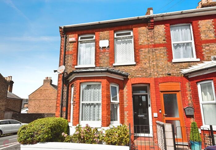 2 Bedroom End Of Terrace House For Sale In Hardres Road, Ramsgate, Kent, CT11