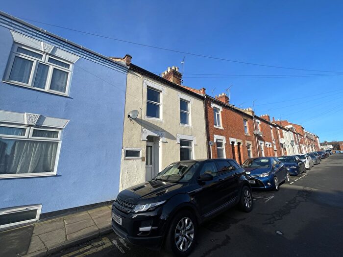 4 Bedroom Terraced House To Rent In Pytchley Street, Northampton, Northamptonshire, NN1