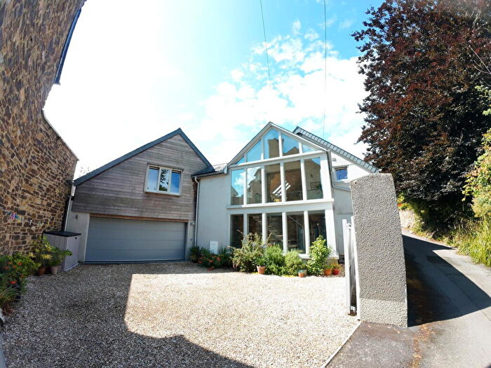 4 Bedroom Detached House For Sale In Back Street, Modbury, PL21