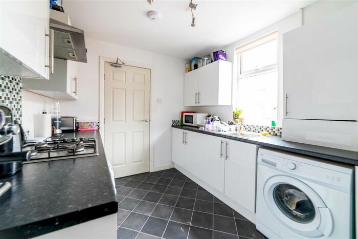 3 Bedroom Flat To Rent In Sackville Road, Newcastle Upon Tyne, NE6