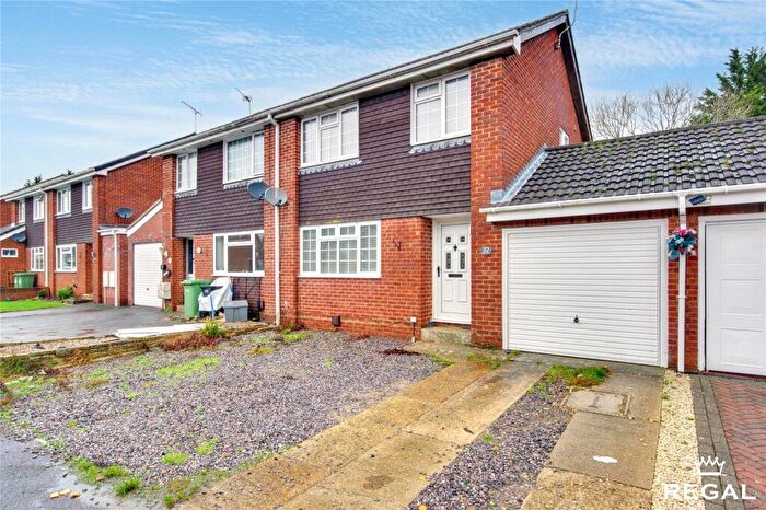 3 Bedroom Semi-Detached House For Sale In Beaver Drive, Bishopstoke, SO50