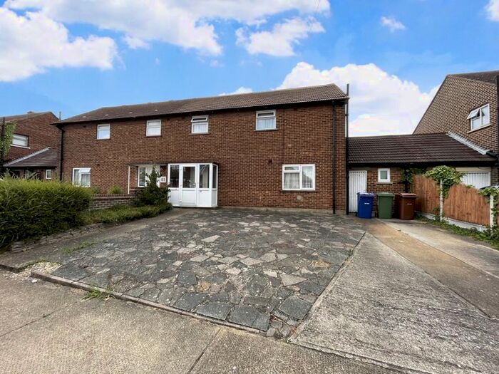 3 Bedroom Semi-Detached House To Rent In Clockhouse Lane, North Stifford, Grays, RM16