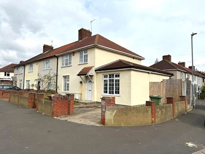 4 Bedroom End Of Terrace House To Rent In Durell Road, Dagenham, RM9