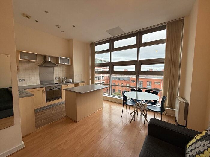 1 Bedroom Apartment To Rent In Platinum Apartments, Jewellery Quarter, B18