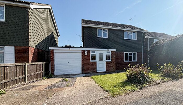4 Bedroom Detached House For Sale In Beaumont Close, Walton-On-The-Naze, CO14