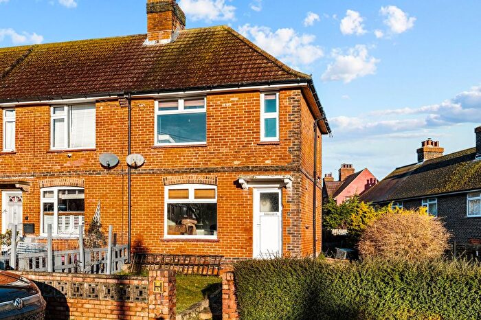 2 Bedroom End Of Terrace House For Sale In South Avenue, Eastbourne, BN20