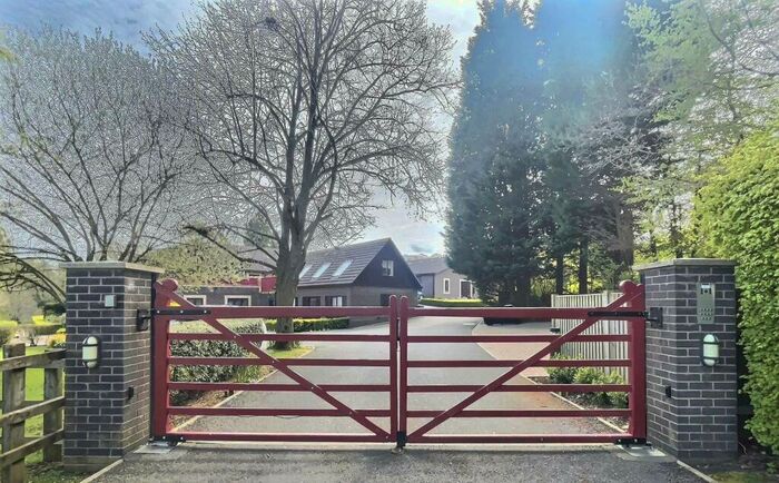 2 Bedroom Apartment For Sale In Stoneleigh Road, Bubbenhall, Coventry, Warwickshire, CV8