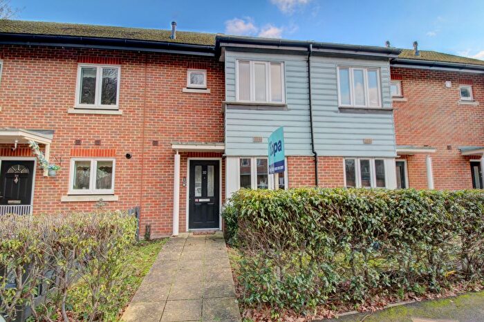 3 Bedroom Terraced House For Sale In Reeds Meadow, Redhill, RH1