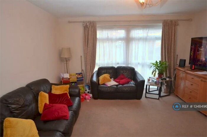 2 Bedroom Maisonette To Rent In Croydon, Croydon, CR0