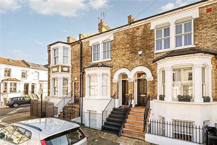 3 Bedroom Flat To Rent In Alkerden Road, London, W4