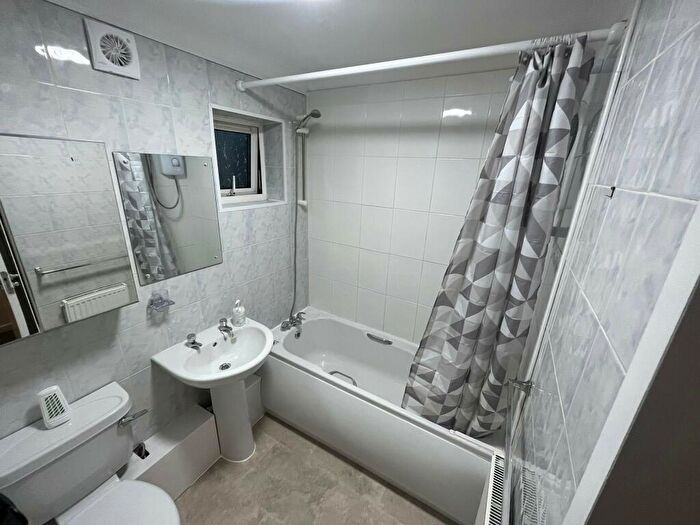 2 Bedroom Apartment To Rent In Hasler Road, Poole, BH17